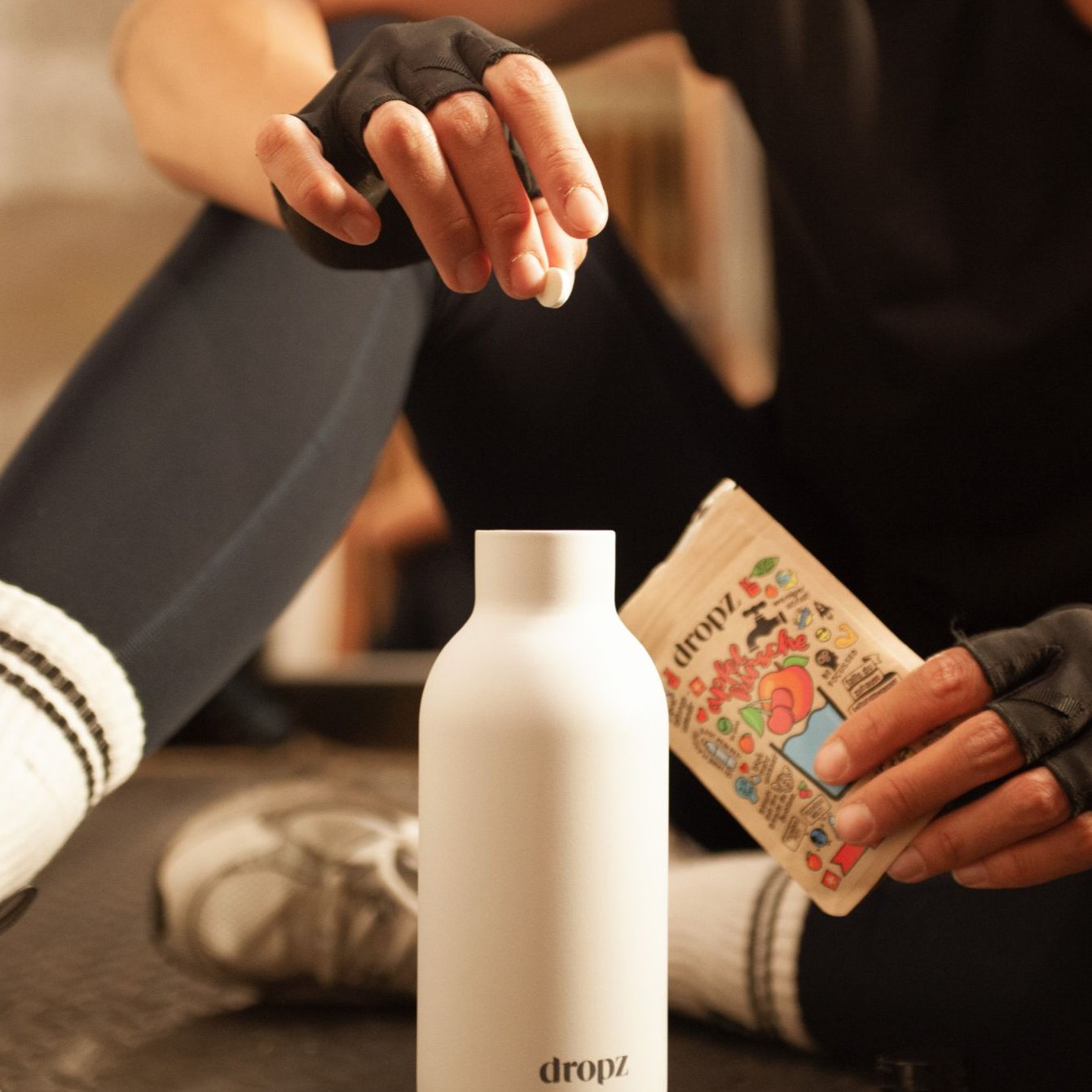 Bottiglia dropz bianca - 0,5 L con vano portaoggetti